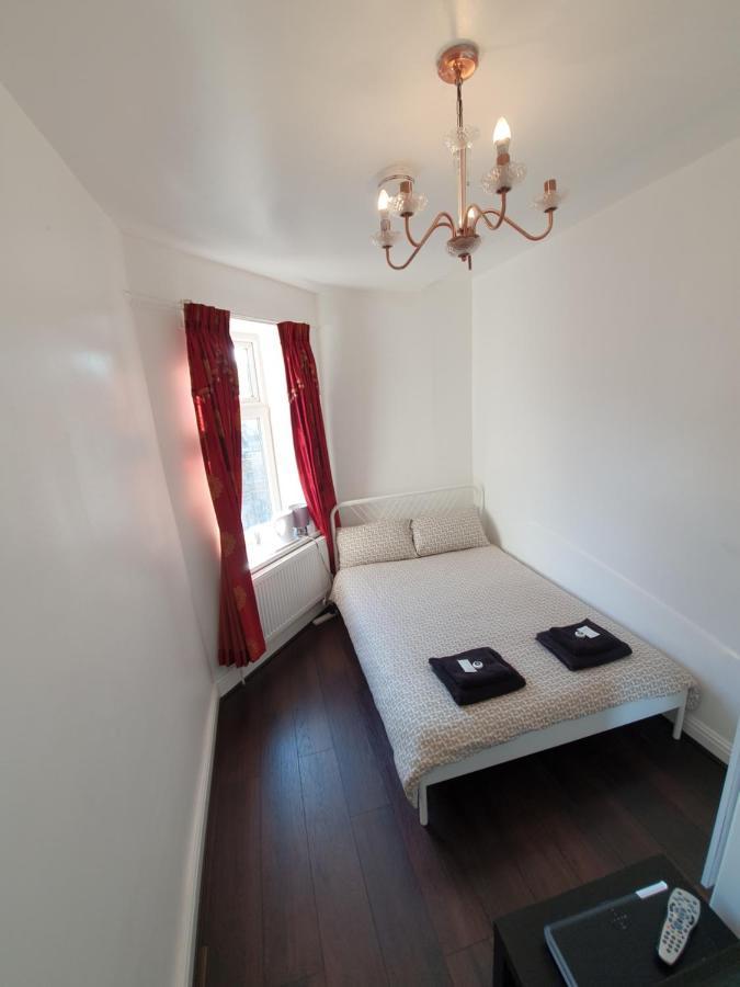 ברנלי Regent Guest House מראה חיצוני תמונה