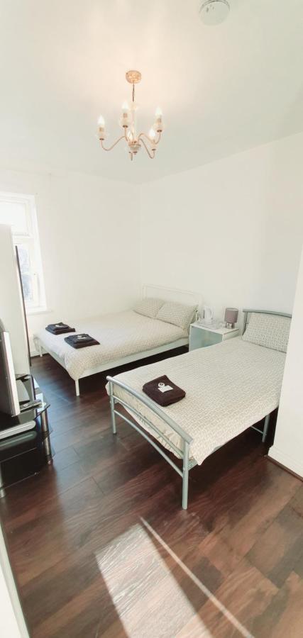 ברנלי Regent Guest House מראה חיצוני תמונה