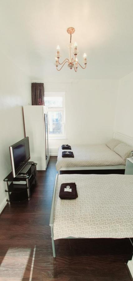 ברנלי Regent Guest House מראה חיצוני תמונה